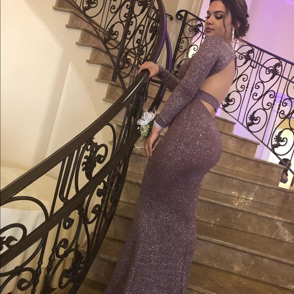 Prom dress - Picture 1 of 4